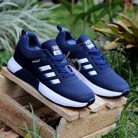 website sepatu adidas